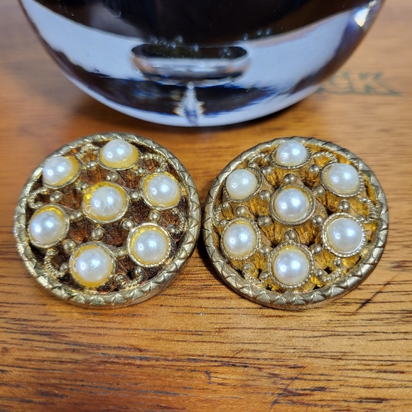 Vintage Openwork Plastic Gold Tone Clip On Earrings with Faux Pearls - Picture 8 of 13